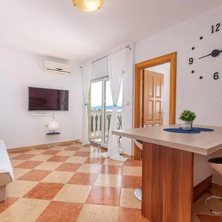 Mit Balkon Und Meerblick By Interhome