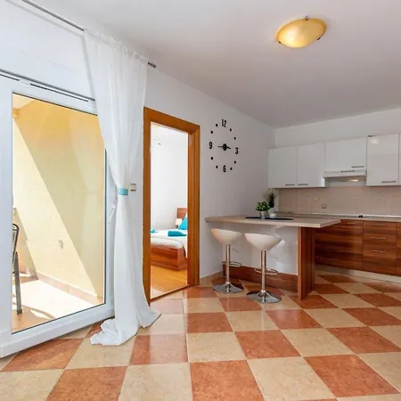 Mit Balkon Und Meerblick By Interhome Apartamento Dramalj