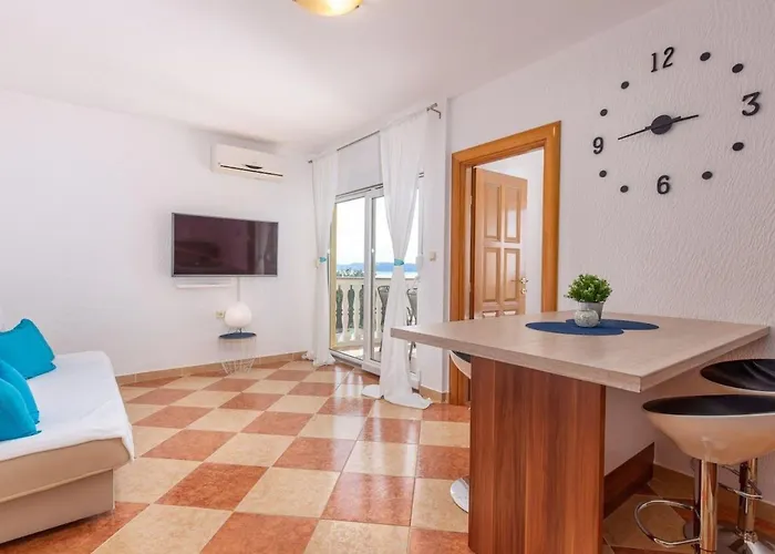 Mit Balkon Und Meerblick By Interhome