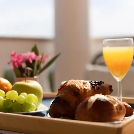 Mit Balkon Und Meerblick By Interhome דירה דראמליי