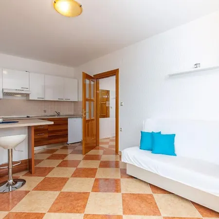 Mit Balkon Und Meerblick By Interhome דראמליי